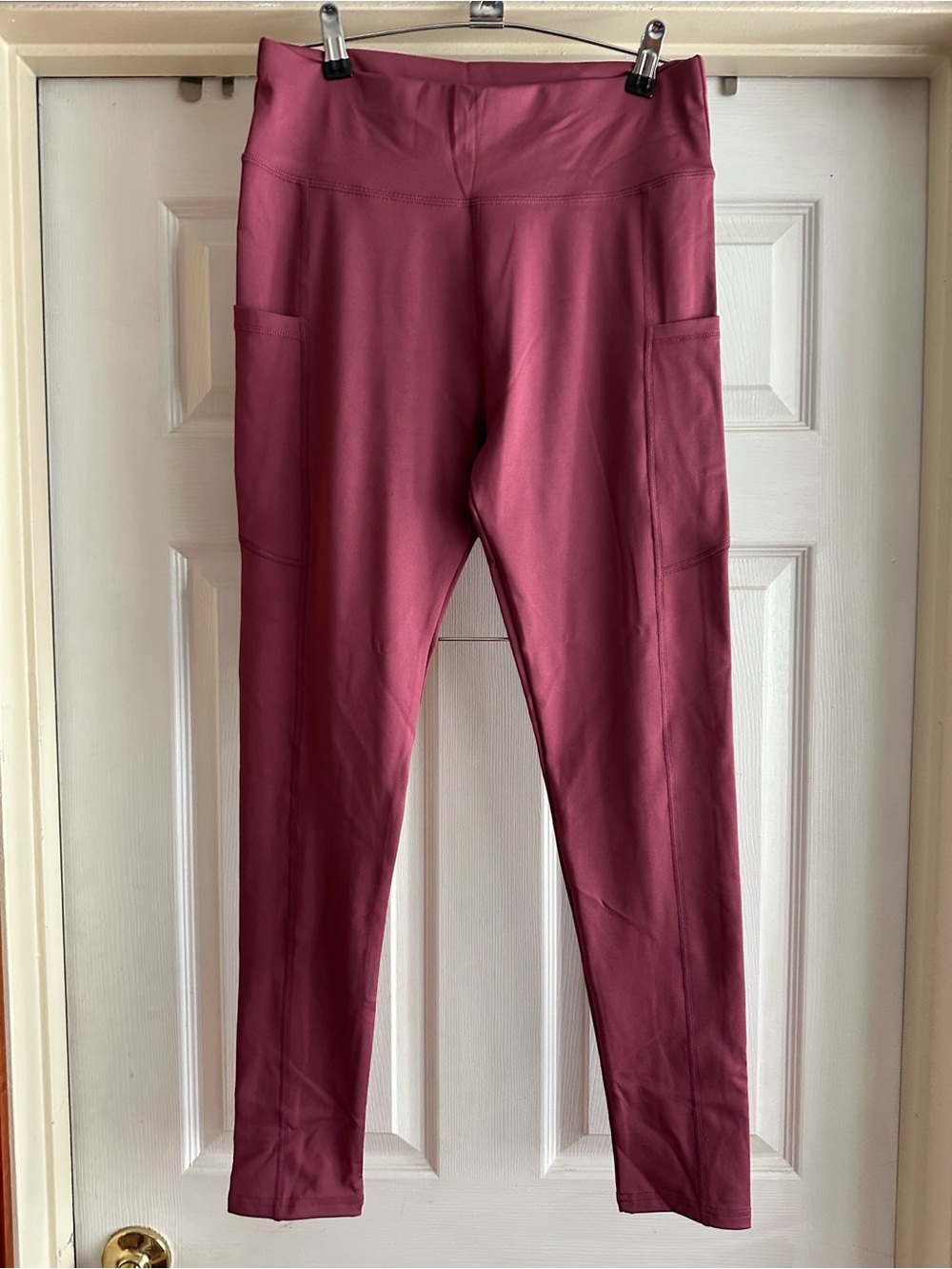 Women’s High-Rise Leggings with Side Pockets — Deep Wine